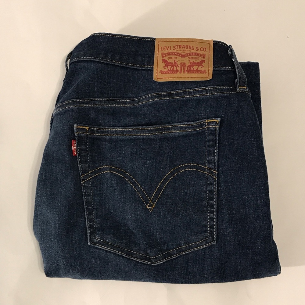 Levi's Boyfriend Jeans - Size 32 x 27 - Relaxed Fit Denim